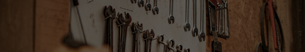 Imagem de uma pessoa mexendo no computador